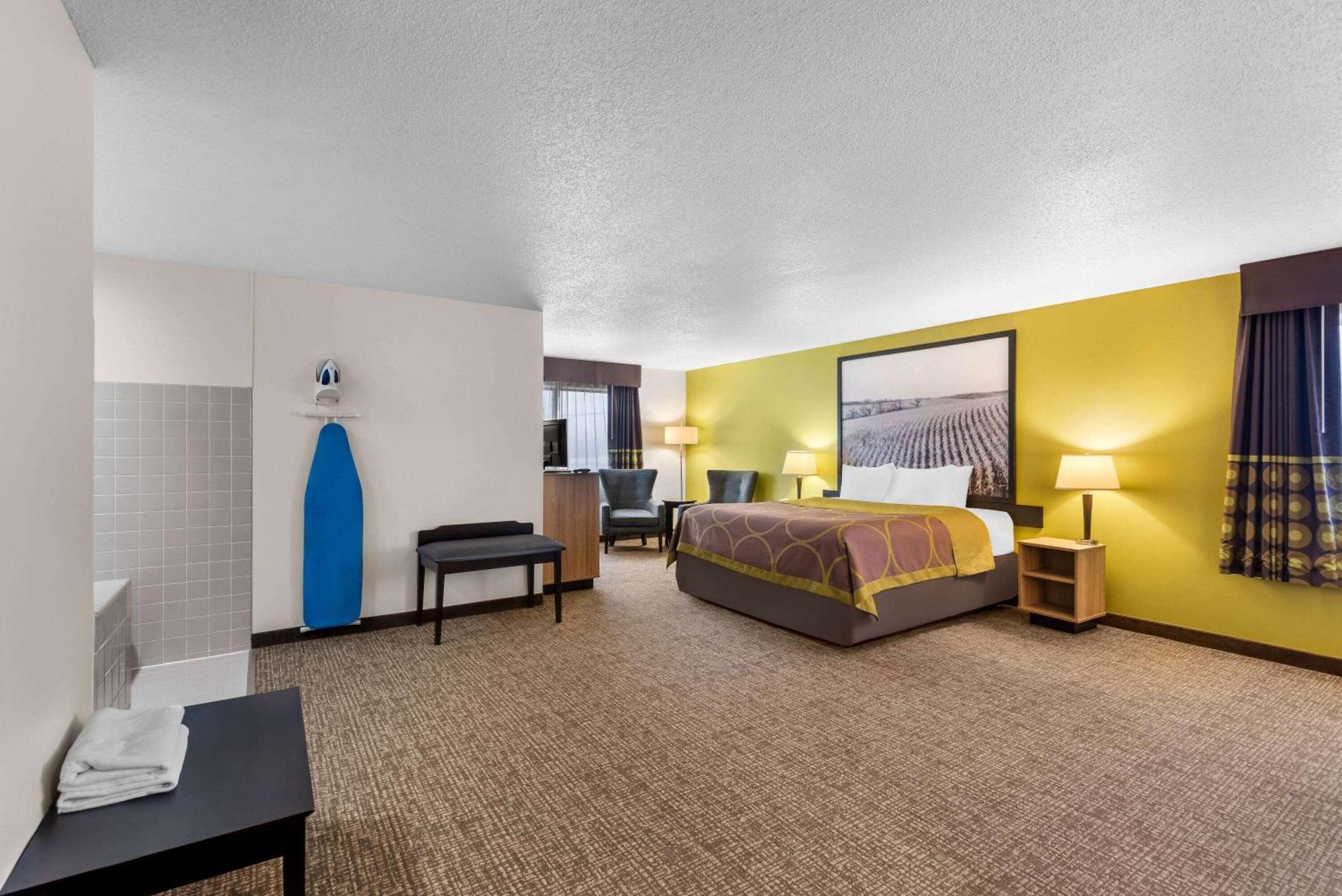 Hotel Super 8 by Wyndham Oelwein Exterior foto